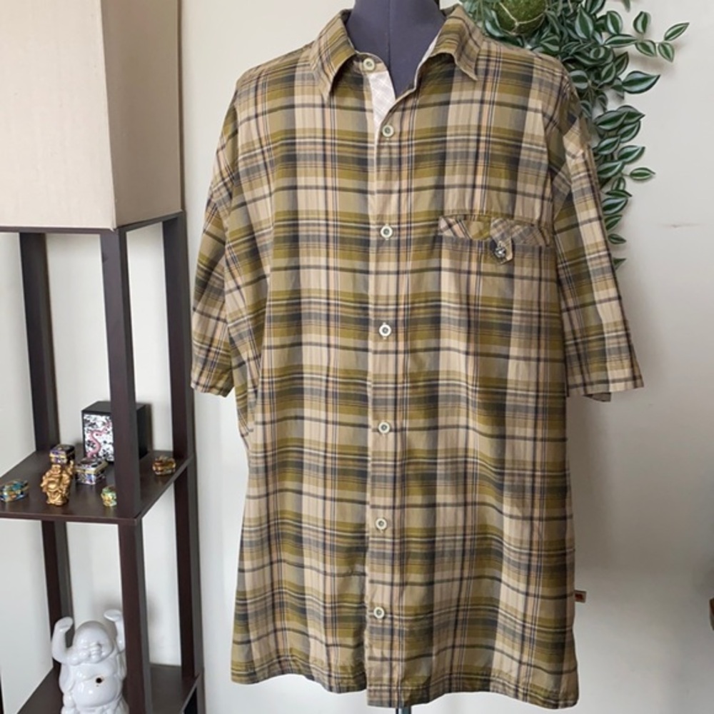 Dakota grizzly button-down size XXL